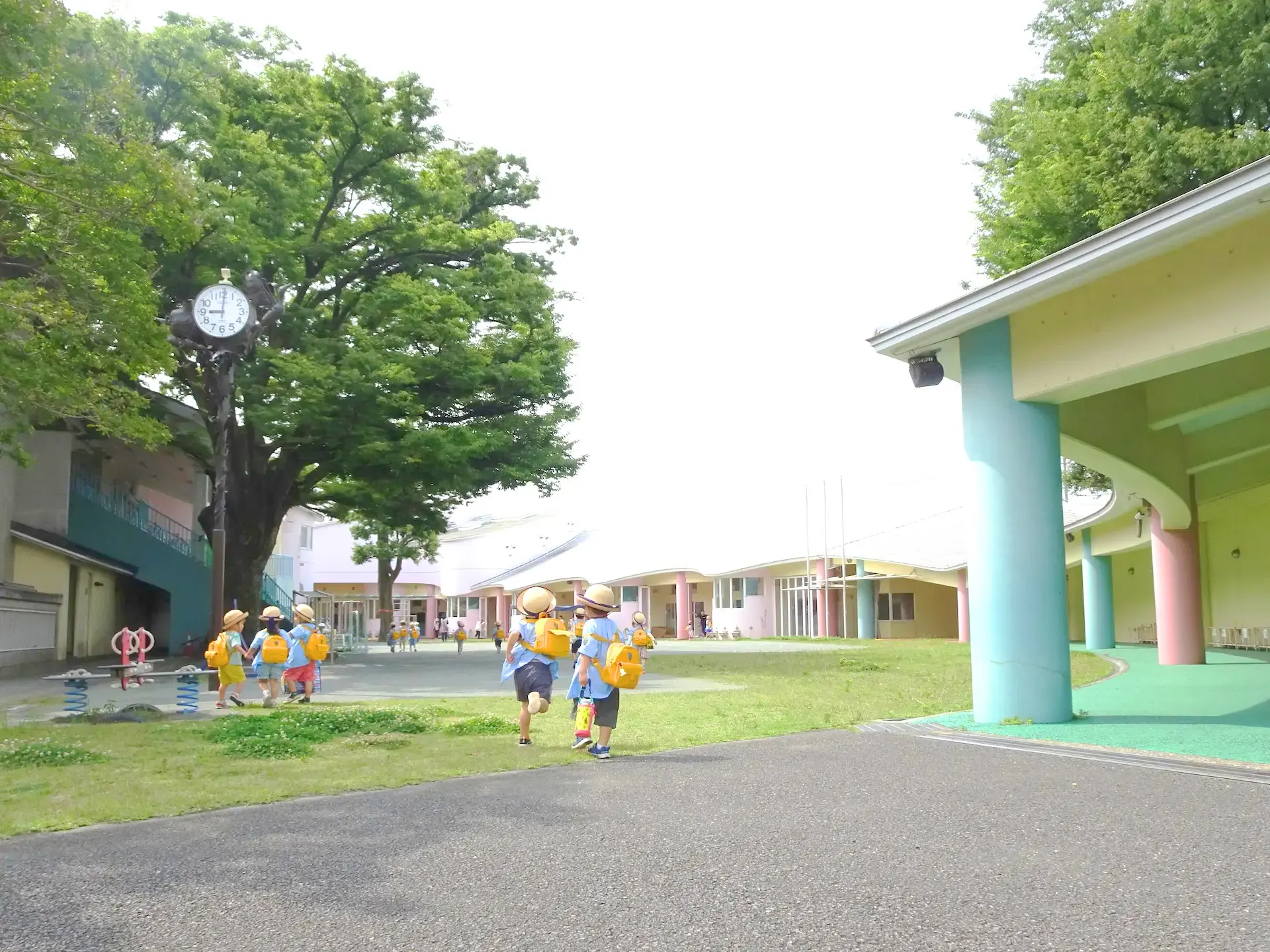 四季を感じる園の風景